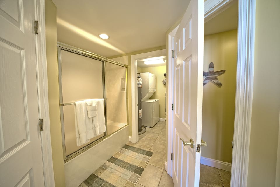 Condo, 2 Bedrooms | Bathroom | Shower, towels