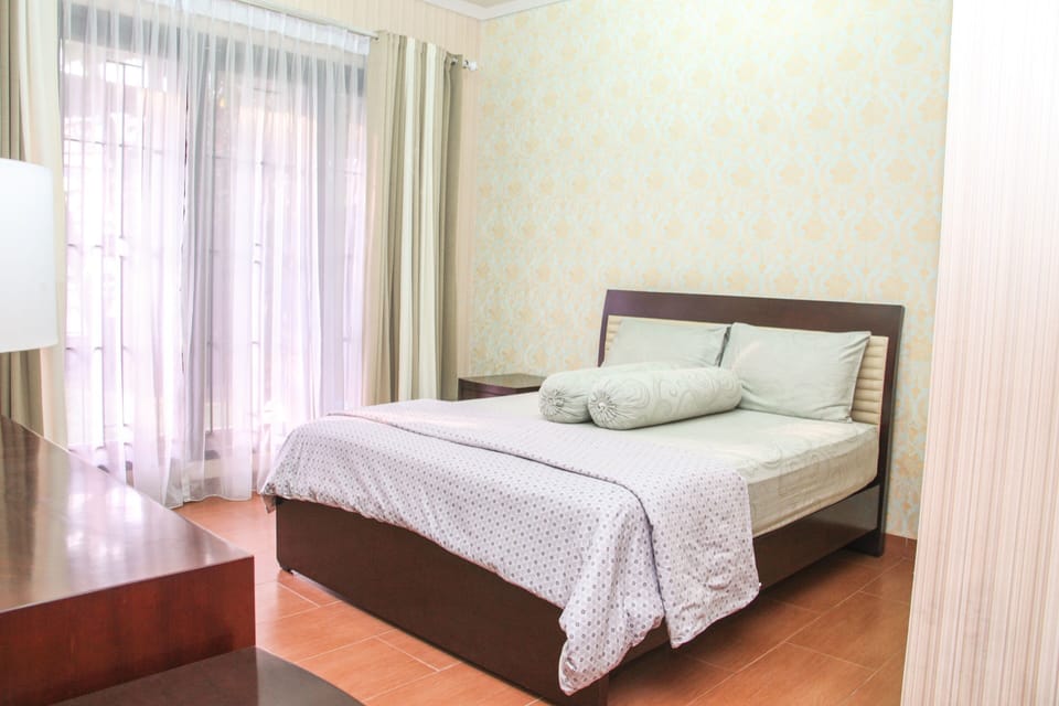 Double Room, Garden View | Iron/ironing board