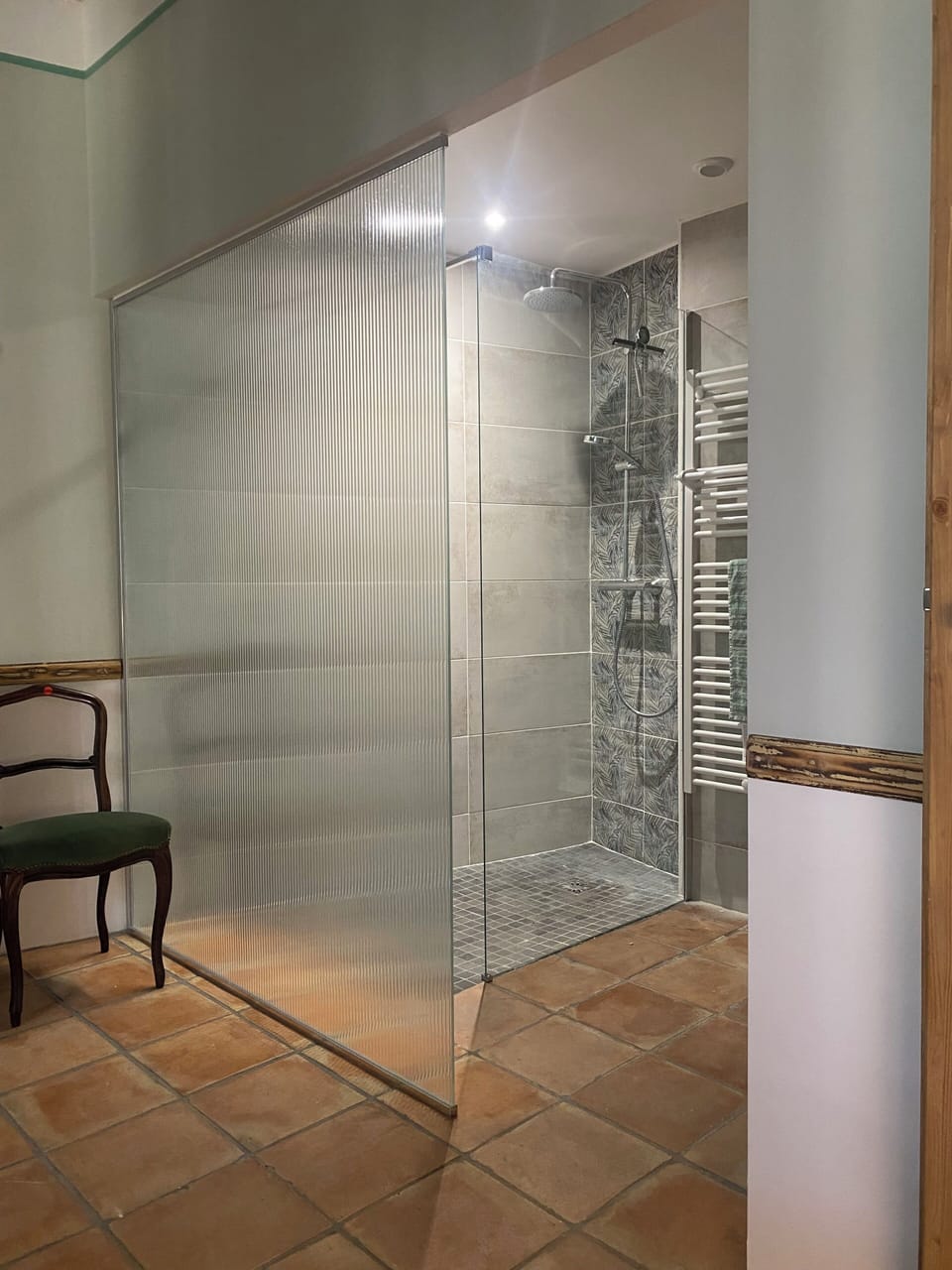 Chambre Double Luxe, Vue Chateau | Bathroom | Heated floors