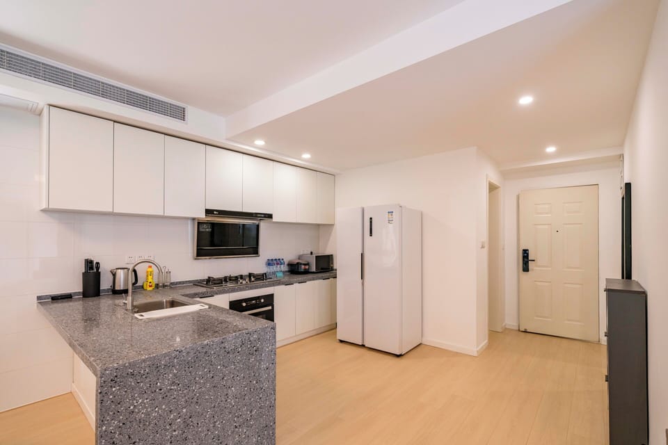 Superior Apartment, 3 Bedrooms, Balcony, City View | Private kitchen