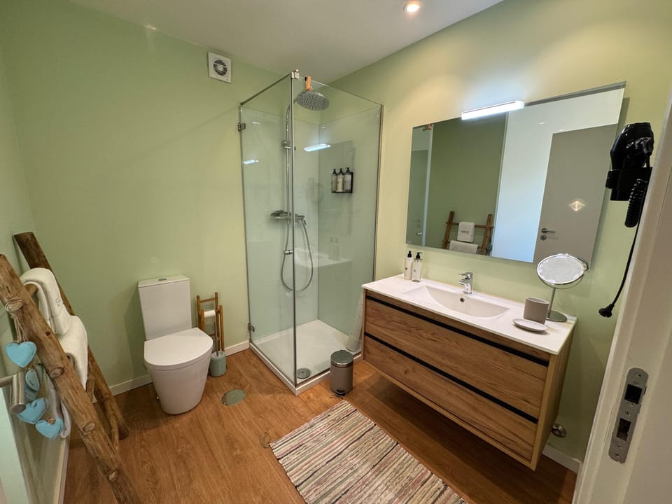 Room, Patio, Garden View | Bathroom | Hair dryer, towels, soap, shampoo