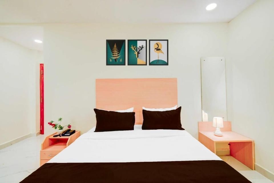 Blackout drapes, iron/ironing board, free WiFi