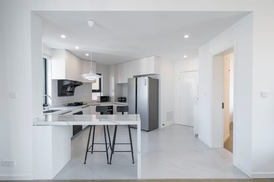 Superior Apartment, 4 Bedrooms, Balcony, City View | Private kitchen
