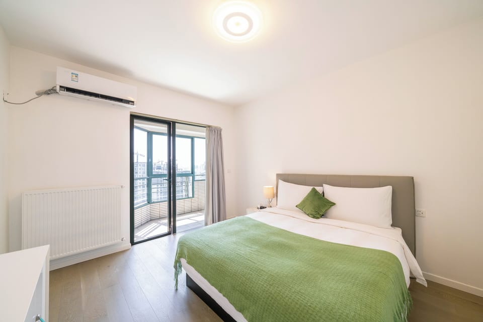 Superior Apartment, 4 Bedrooms, Balcony, City View | Iron/ironing board, free WiFi
