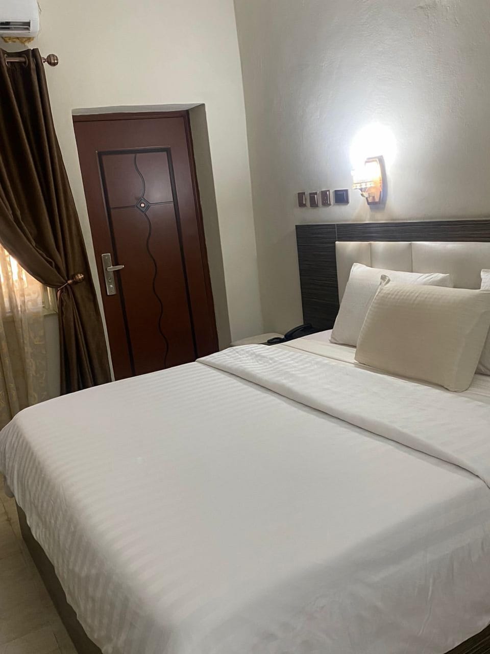 Classic Single Room, Balcony, City View | Room amenity