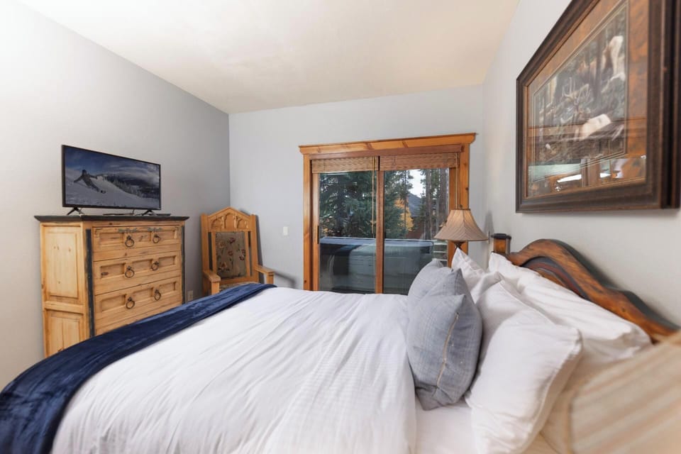 Bedroom #3: Queen