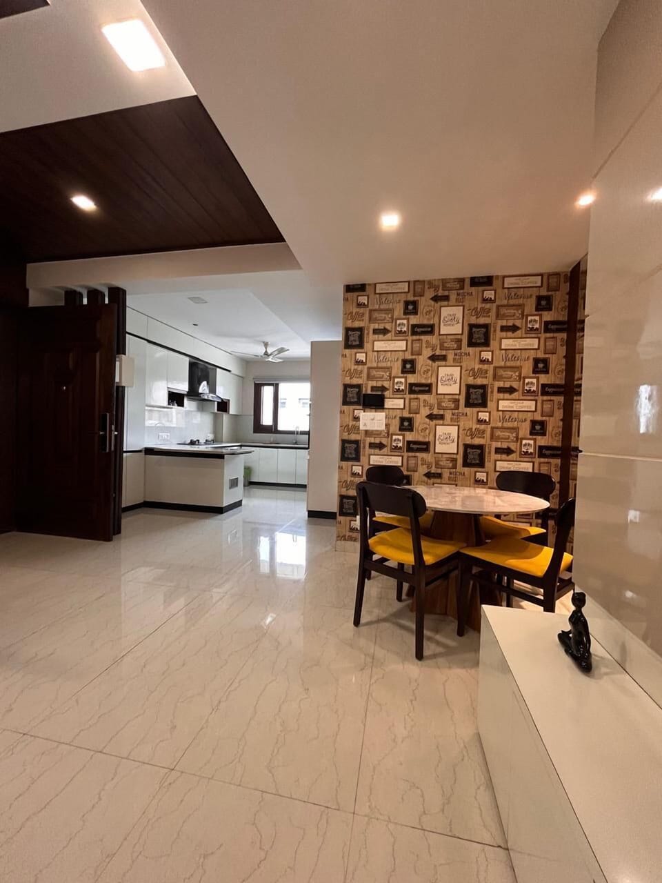 Luxury Twin Room, City View | Living room | 50-inch Smart TV with digital channels