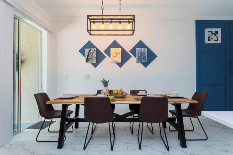 An elegant and rustic style, our dining area is perfect for quality time with your loved ones