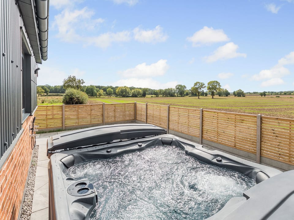 Hot tub | The Woodshed, Congerstone
