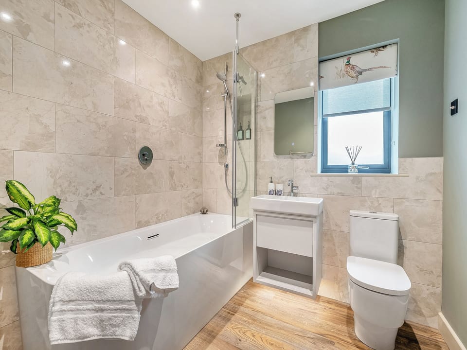 Bathroom | The Woodshed, Congerstone
