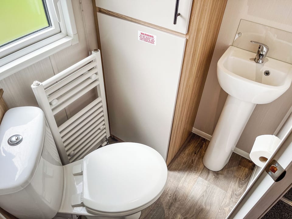 Bathroom | Drover&rsquo;s Den - Beamish Holiday Park, Durham