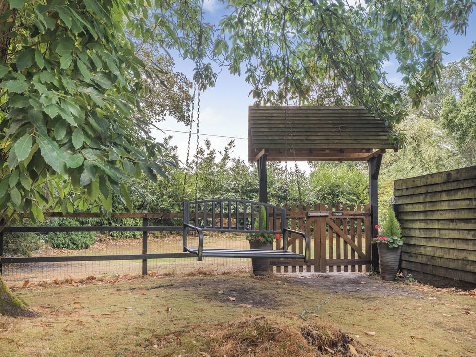 Outdoor | The Retreat - Coach House Holidays Ltd, Ringwood, New Forest