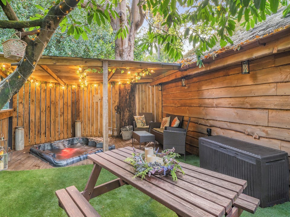 Terrace | The Retreat - Coach House Holidays Ltd, Ringwood, New Forest