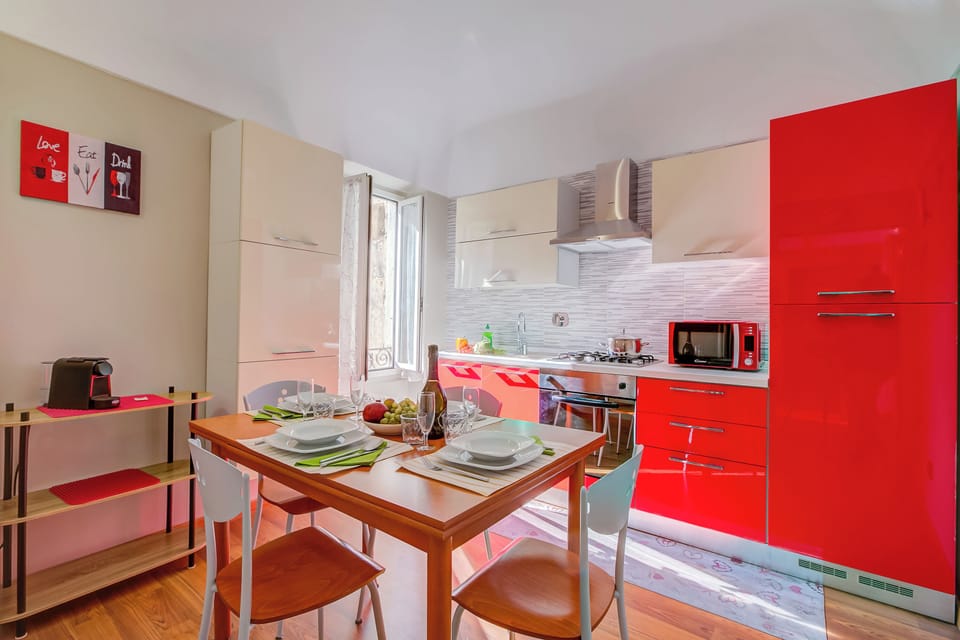 Standard Apartment, Multiple Bedrooms (Il Nido Di Ale) | Private kitchen | Fridge, microwave, oven, stovetop