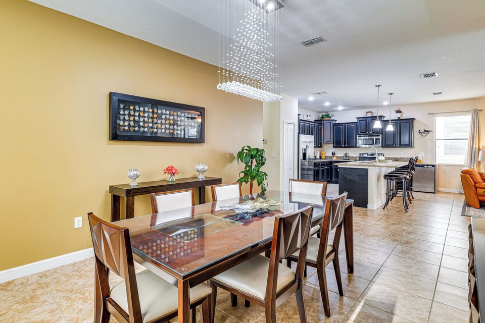 House (4 Bedrooms) | Interior