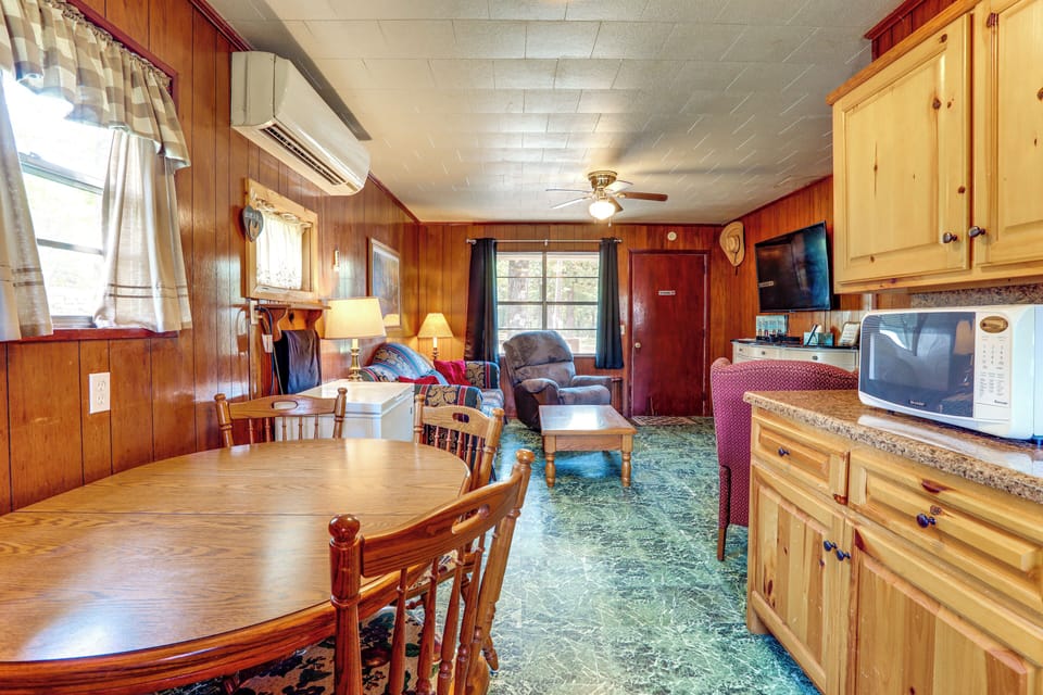 House (2 Bedrooms) | Interior