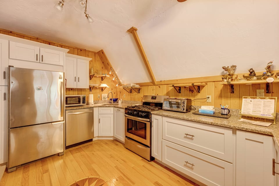 House (2 Bedrooms) | Interior