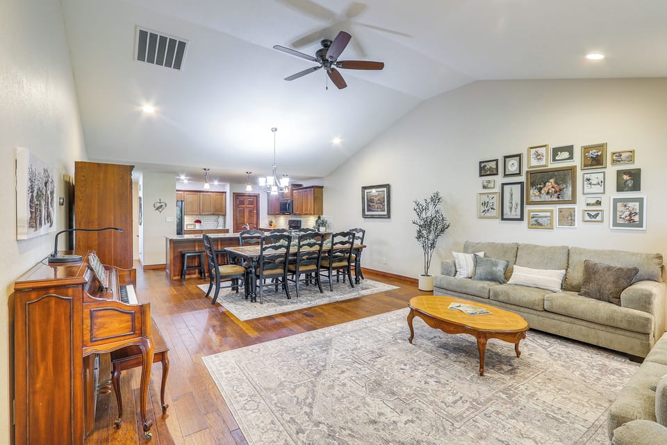 House (3 Bedrooms) | Interior