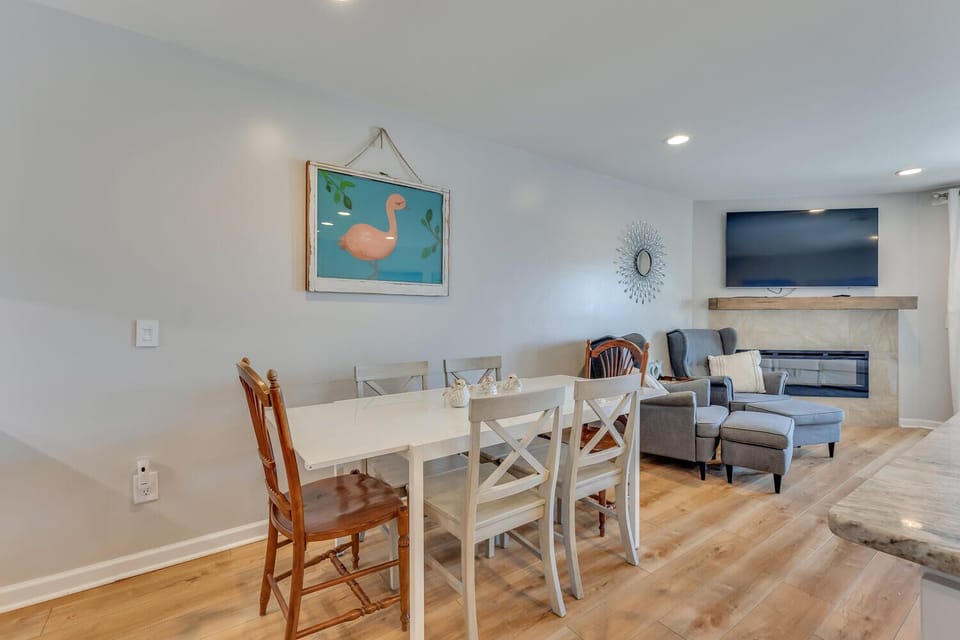 Three Little Birds-Eating Area