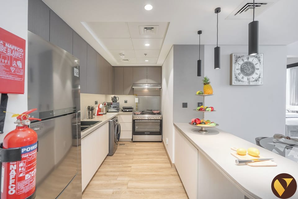 Luxury Apartment, Balcony, City View | Private kitchen | Microwave, oven, stovetop, electric kettle