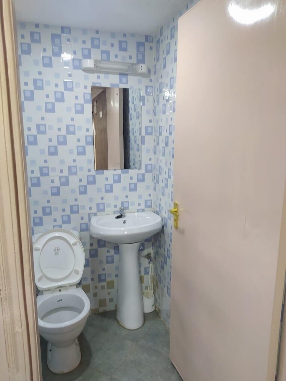 Standard Double Room | Free WiFi, bed sheets