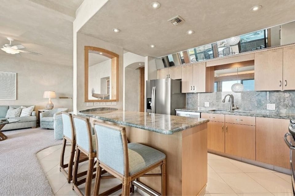 Condo, 2 Bedrooms | Interior