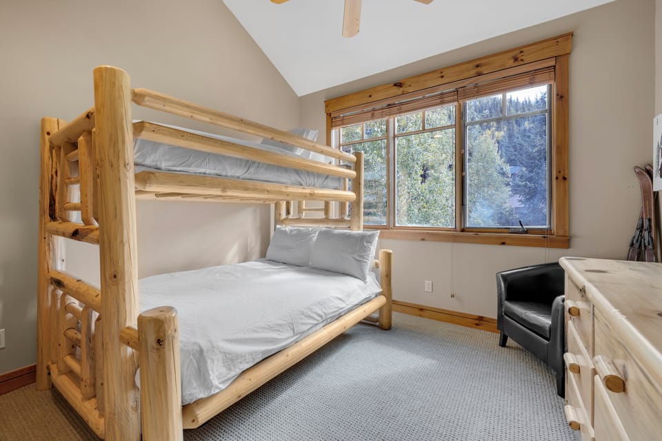 Guest Bedroom w/ Twin over Full Bunk Bed