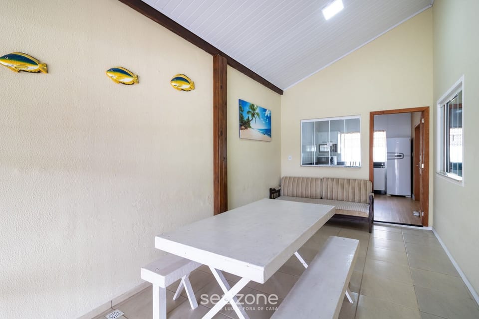 Basic Villa | Dining