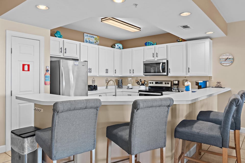 Condo, Multiple Beds (Pavilion Palms 105C- The Emerald Jewe) | Private kitchen | Oven, toaster