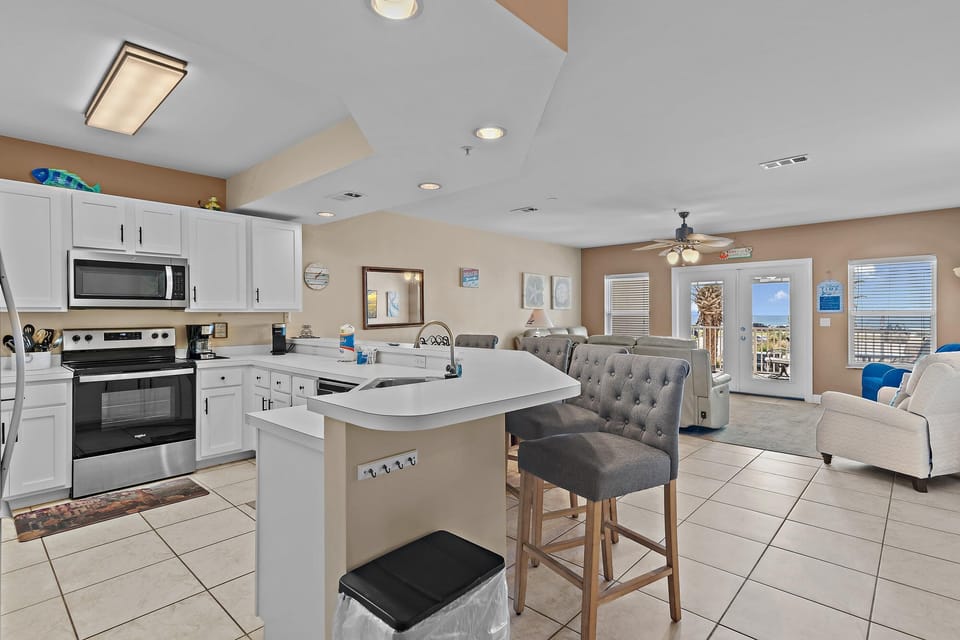 Condo, Multiple Beds (Pavilion Palms 105C- The Emerald Jewe) | Private kitchen | Oven, toaster