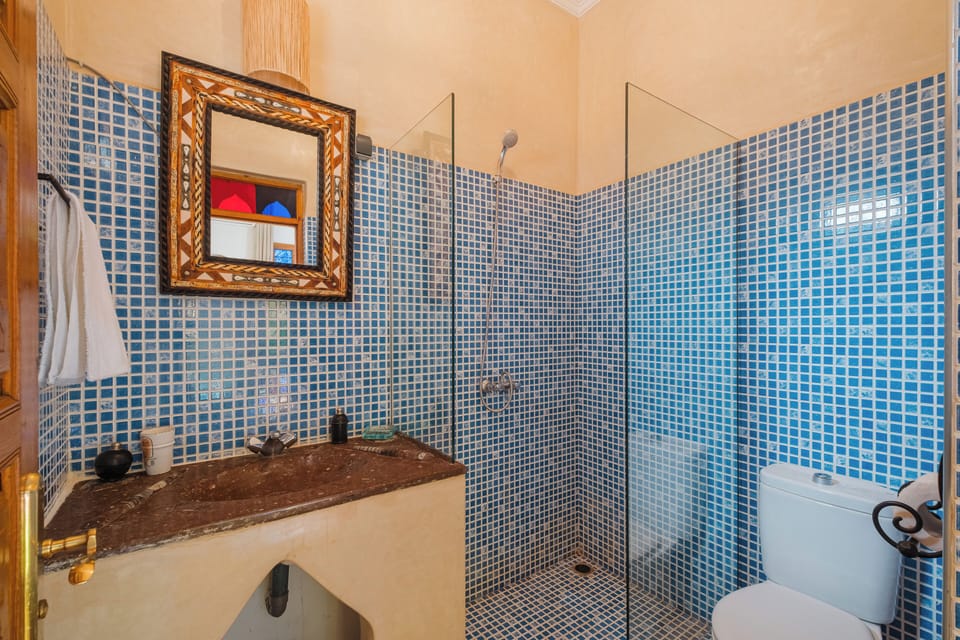 Classic Room | Bathroom
