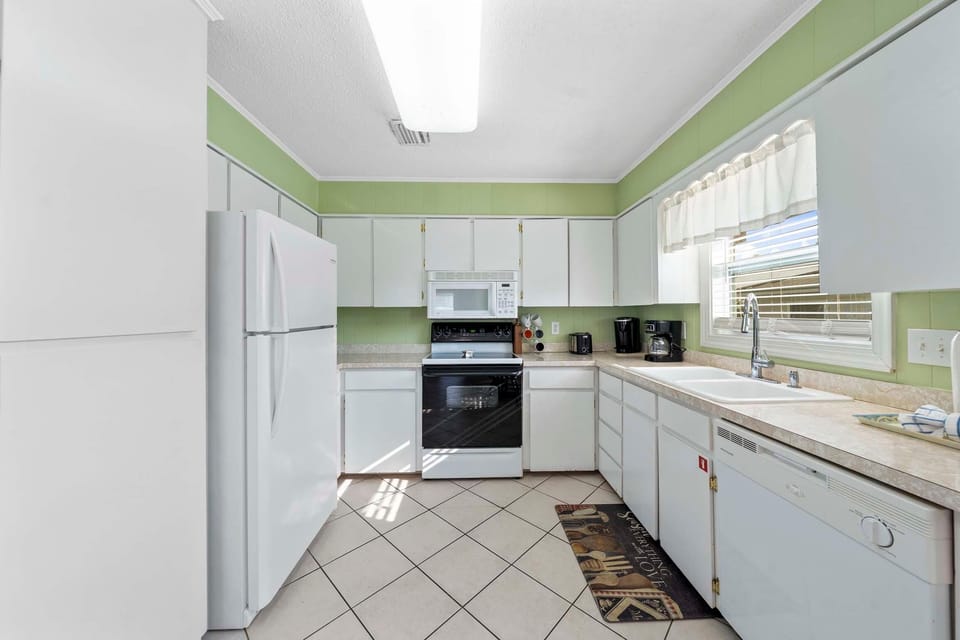 House, Multiple Beds (Sands of Time) | Private kitchen | Oven, toaster