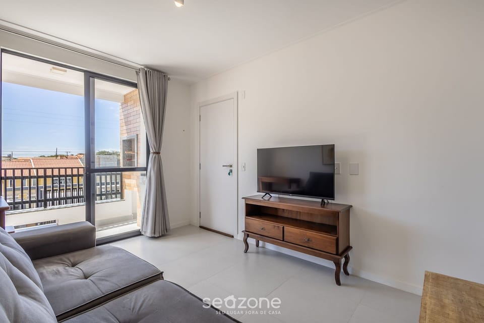 Basic Apartment | Living area