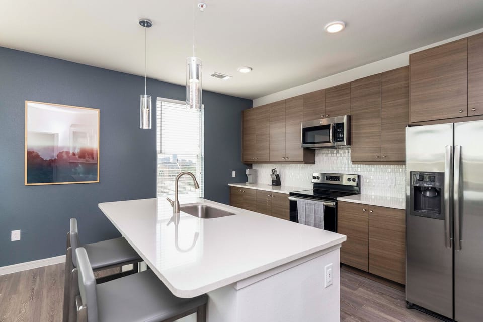 Apartment, 2 Bedrooms | Private kitchen | Full-size fridge, microwave, oven, stovetop
