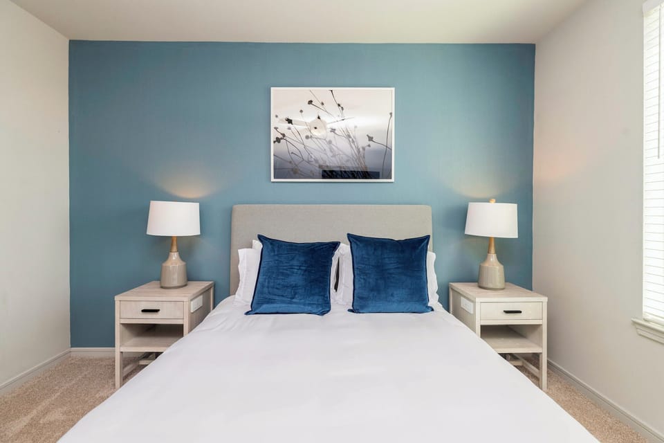 Apartment, 2 Bedrooms | Individually decorated, individually furnished, iron/ironing board