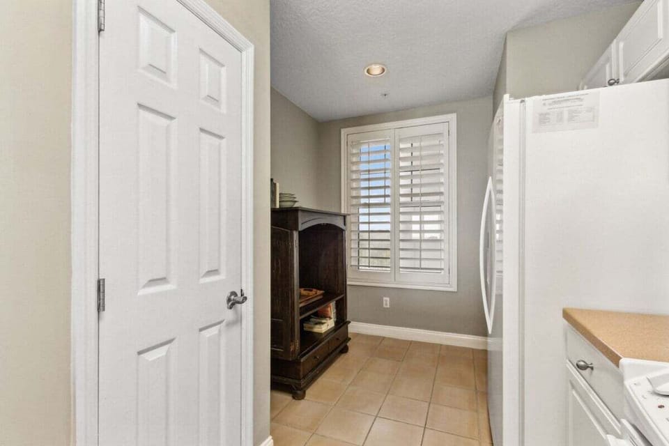 Kitchen pantry area