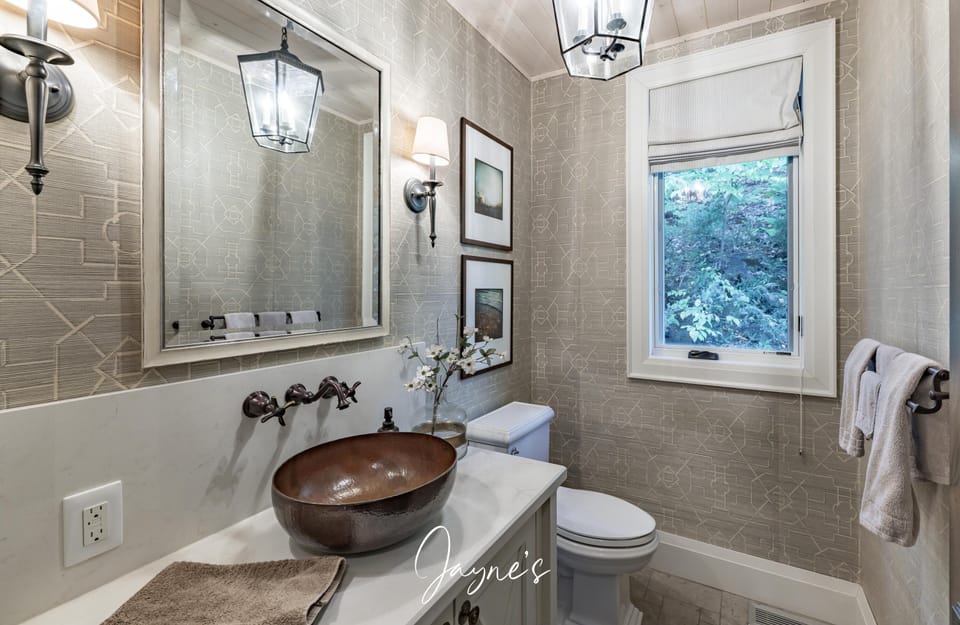 Bathroom - Main Level