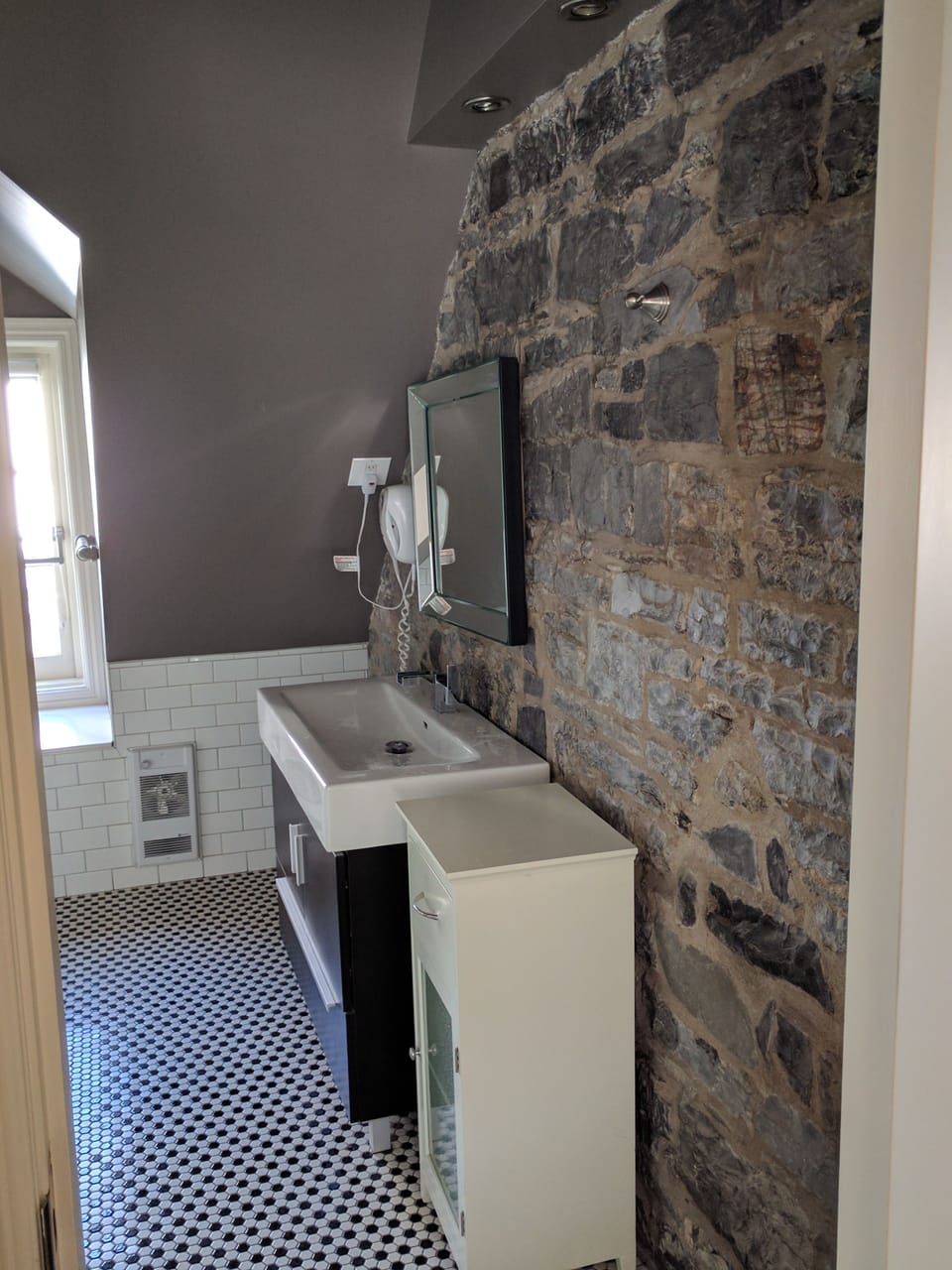 Double Room, 1 Queen Bed, Park View | Bathroom | Free toiletries, hair dryer, towels