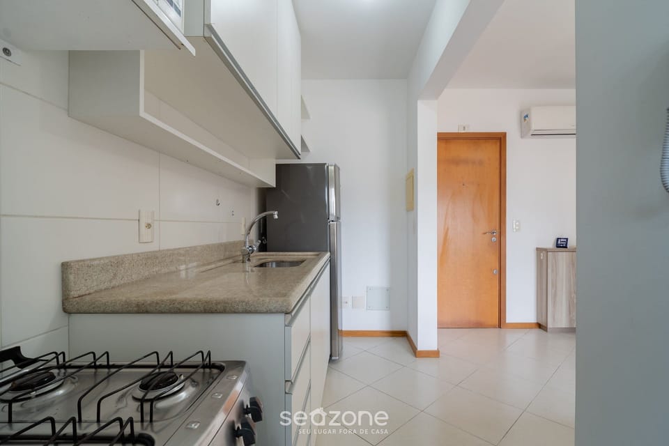 Basic Apartment | Private kitchen | Cookware/dishes/utensils
