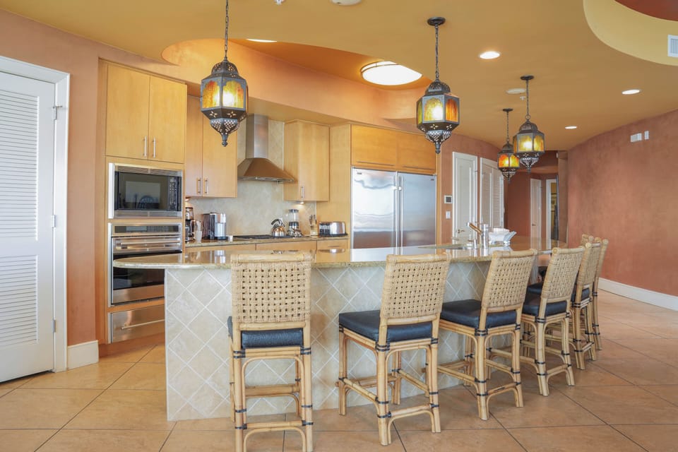 Turquoise Place D601 Kitchen