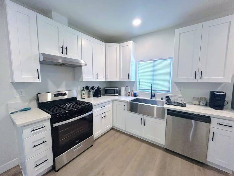 Full Size Kitchen