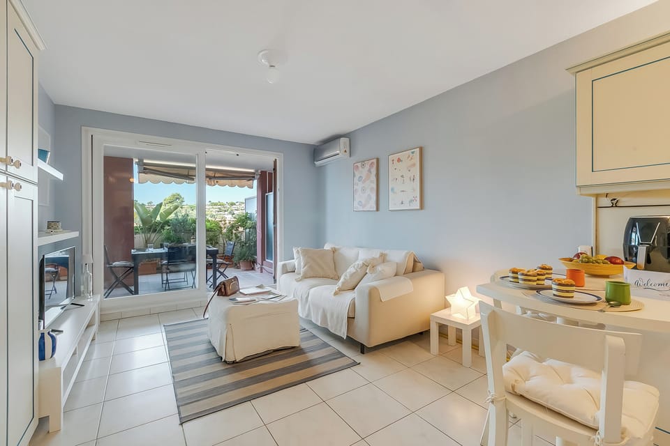 Living and dining room