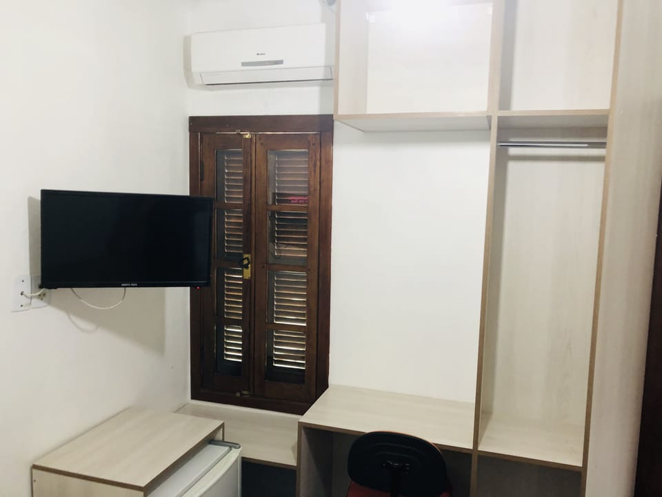 Room, 2 Twin Beds | Desk, free WiFi, bed sheets, wheelchair access