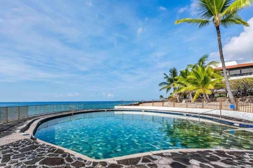 Oceanfront pool