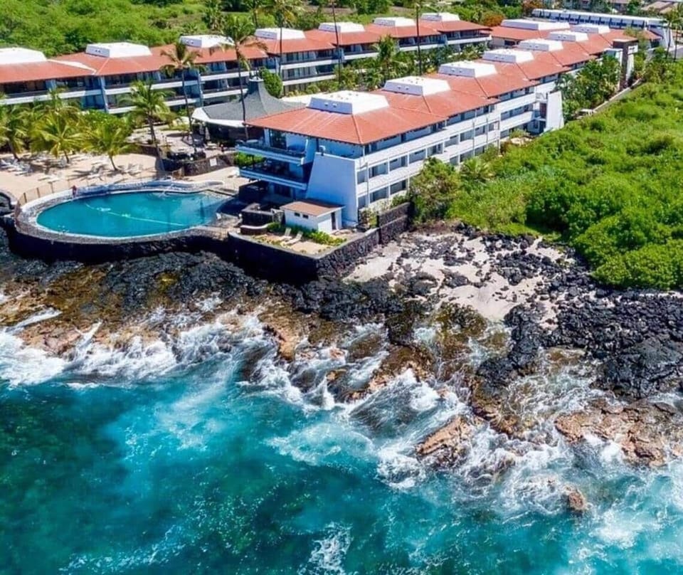 Oceanfront pool