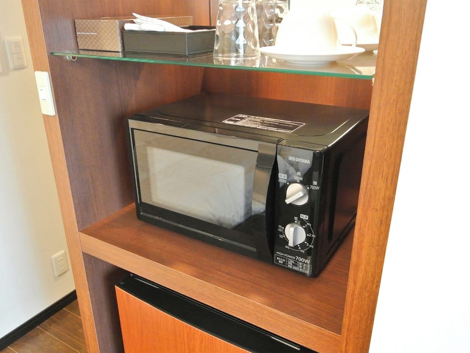 ・[Guest room facilities] There is a microwave, so you can easily enjoy a warm meal even on a tiring day.