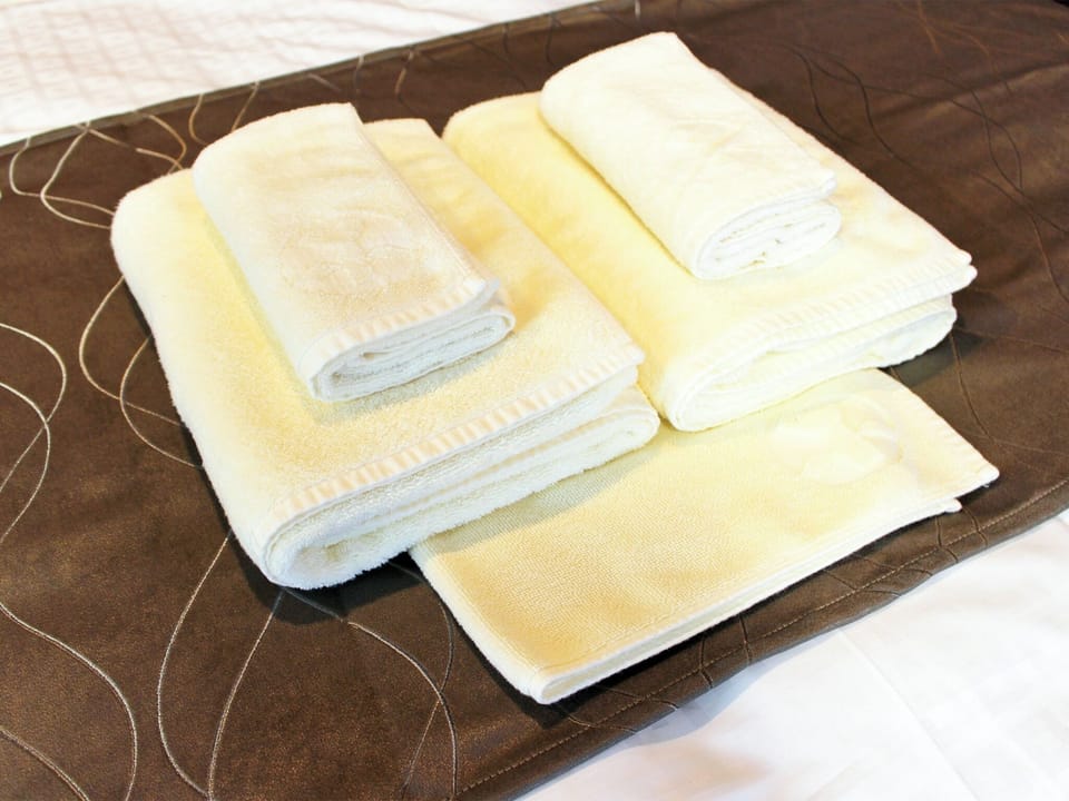 ・[Towels] Small towels and bath towels are available. Please use them as you like depending on your needs.