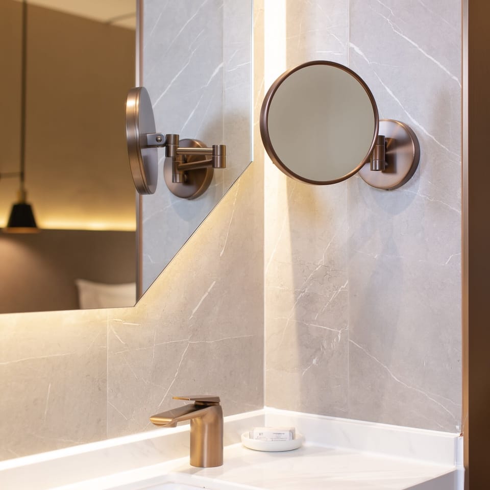Classic Double Room, City View | Bathroom | Shower, hydromassage showerhead, designer toiletries, hair dryer