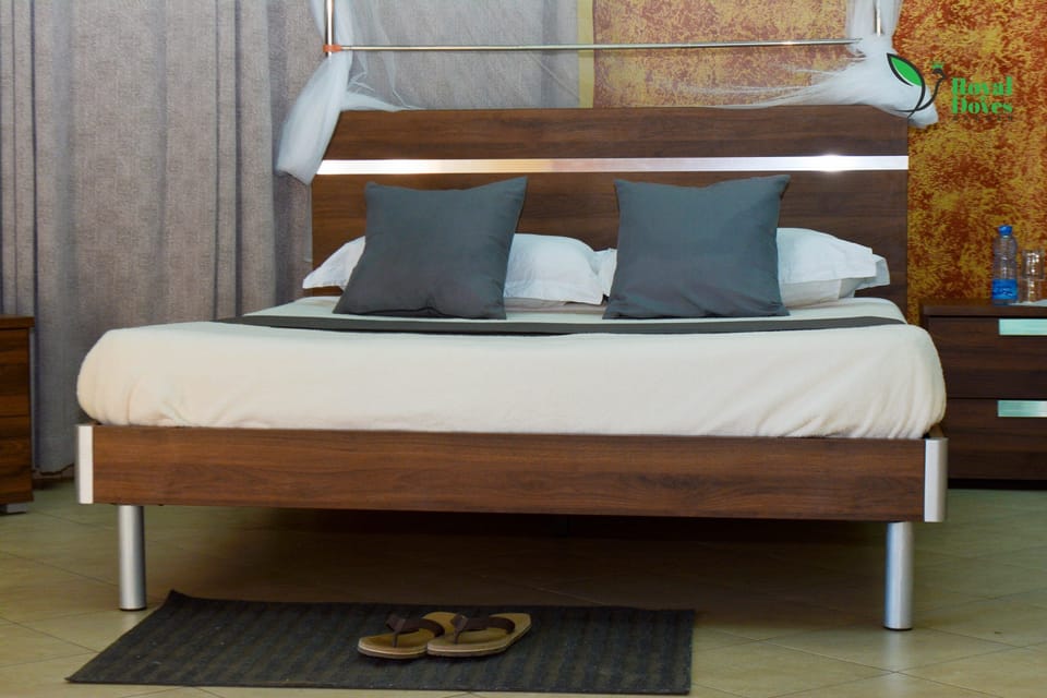 Deluxe Double or Twin Room | WiFi (free), individually decorated, individually furnished, bed sheets