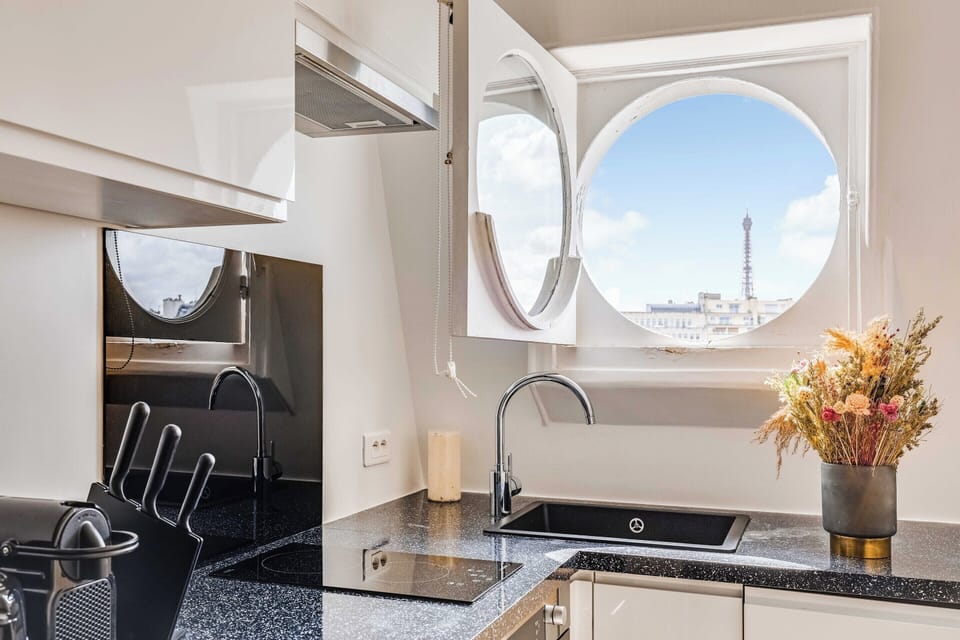 House | Private kitchen | Fridge, microwave, oven, stovetop